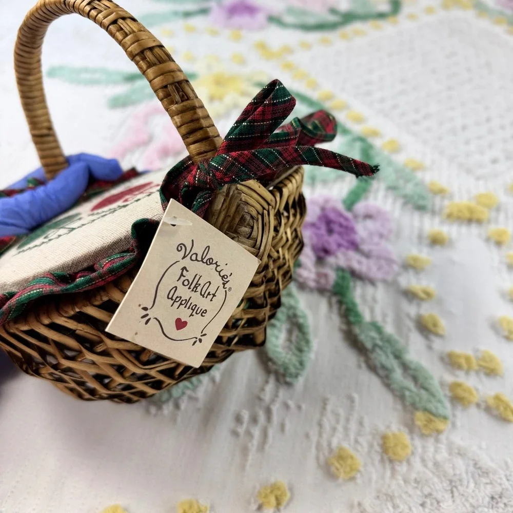Valorie's Folk Art Applique Wicker Basket Friends Are The Best Decorations Plaid